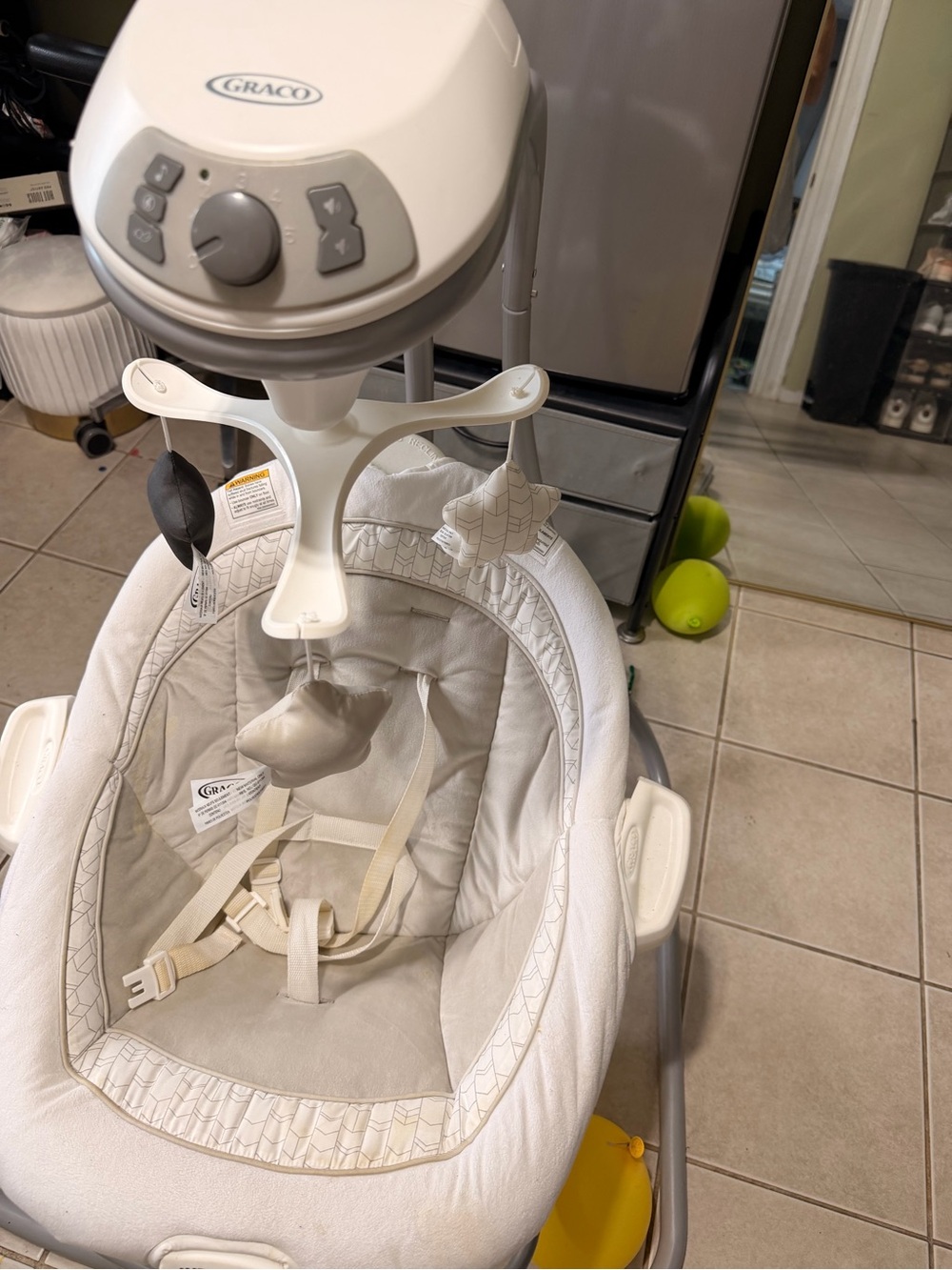 Graco Cream Baby Swing Seat - Soft Neutral Infant Swing - Picture 2 of 4